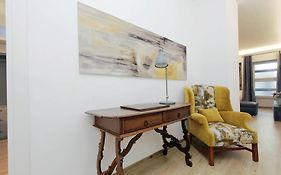 Aventino Contemporary Apartment